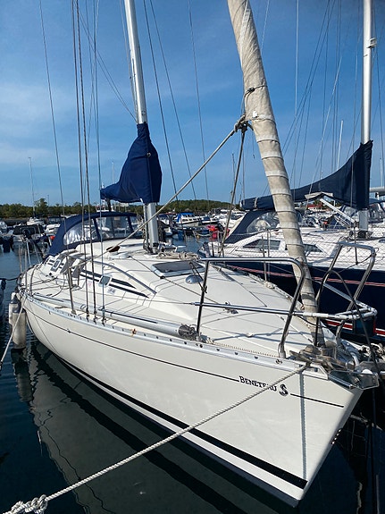 Beneteau First 35s5 med nytt Orca/B&G system 2 of 5