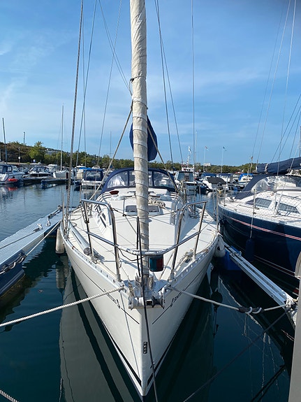 Beneteau First 35s5 med nytt Orca/B&G system 3 of 5