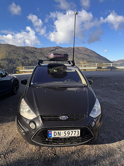 Ford S-MAX 2 of 13