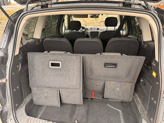 Ford S-MAX 8 of 13