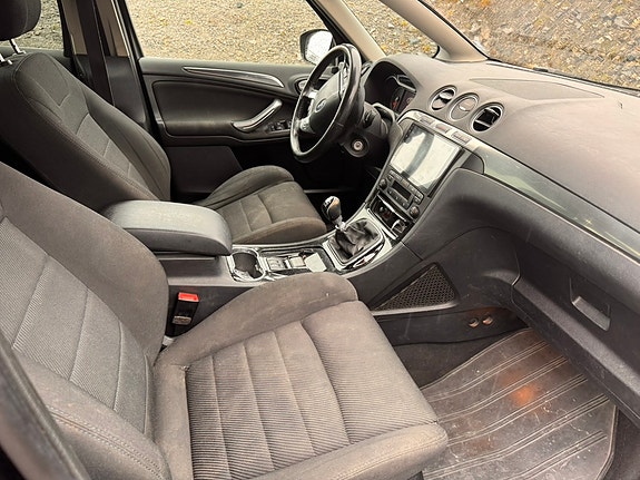 Ford S-MAX 6 of 13