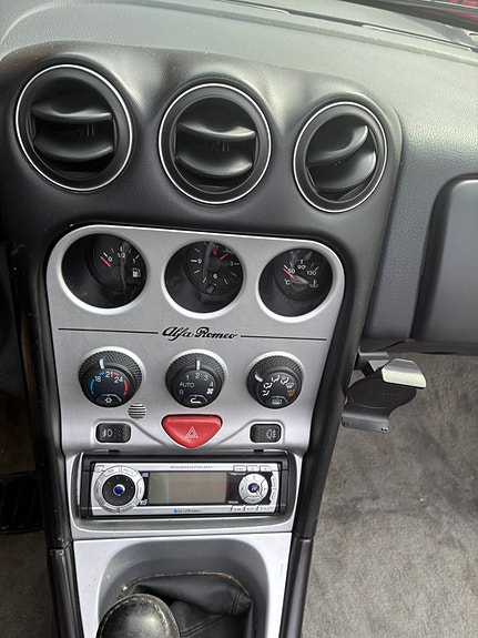 Alfa Romeo Spider 9 of 15