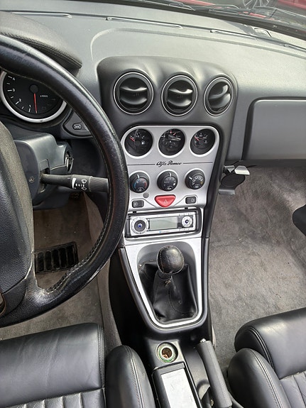 Alfa Romeo Spider 8 of 15