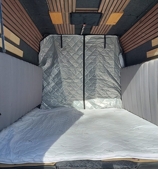 Mercedes-Benz Sprinter 25 of 30