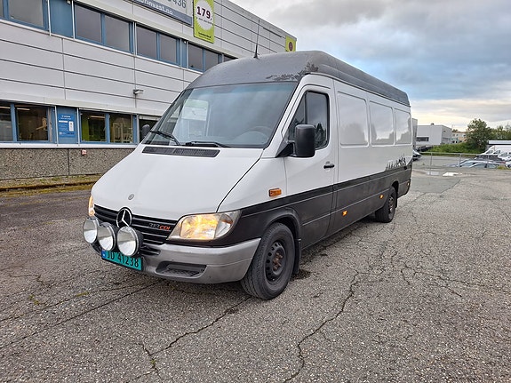 Mercedes-Benz Sprinter 3 of 30