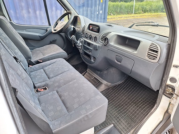 Mercedes-Benz Sprinter 10 of 30