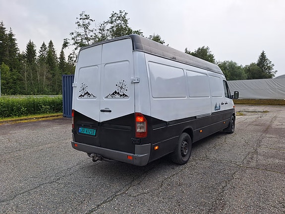 Mercedes-Benz Sprinter 8 of 30