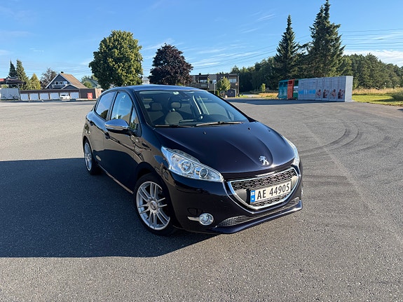Peugeot 208 8 of 11