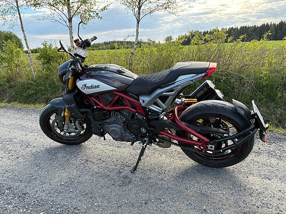 INDIAN FTR R Carbon 4 of 5
