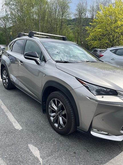 Lexus NX300h 5 of 30