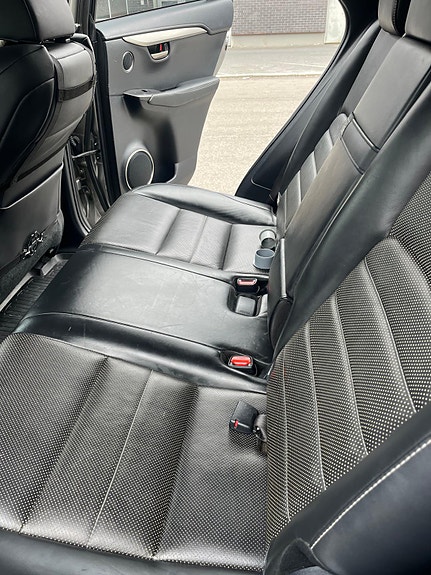 Lexus NX300h 27 of 30