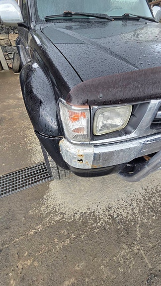 Toyota HiLux 10 of 15
