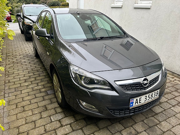 Opel Astra 2 of 5