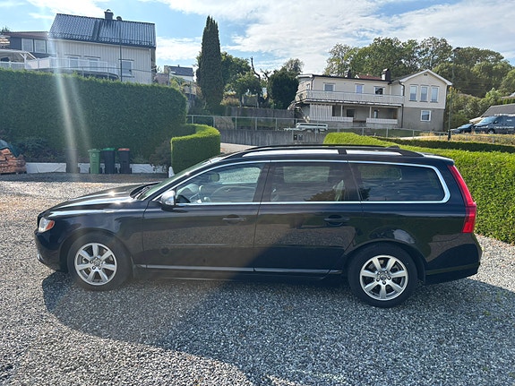 Volvo V70 4 of 25