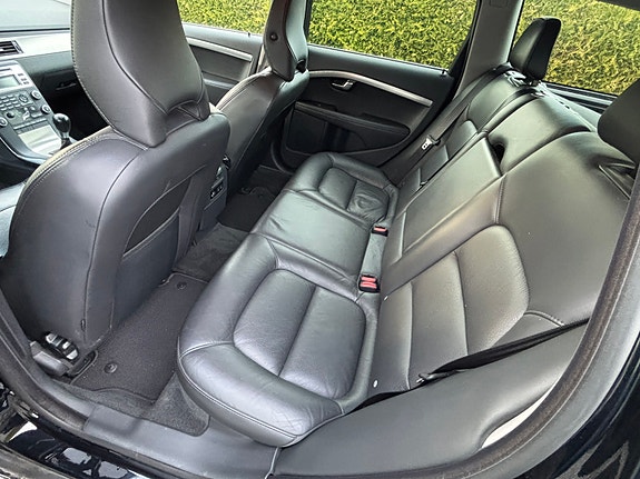 Volvo V70 12 of 25