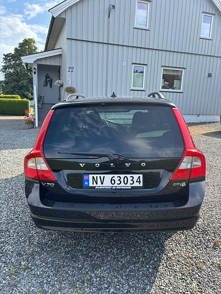 Volvo V70 8 of 25