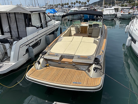 2015 Chris-Craft 32 Corsair, ligger i Frankrike 2 of 5