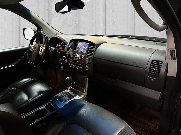 Nissan Navara 26 of 30