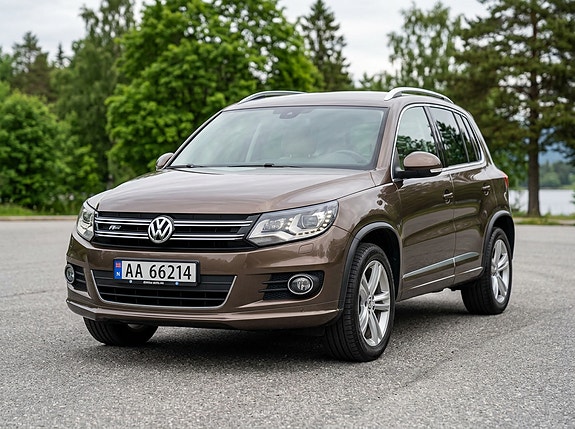 Volkswagen Tiguan 2 of 6