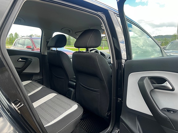 Volkswagen Polo Cross 22 of 30