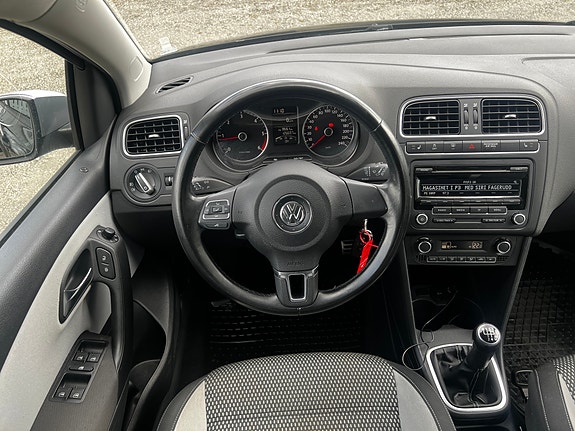 Volkswagen Polo Cross 26 of 30