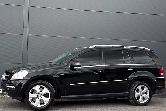 Mercedes-Benz GL350 2 of 5