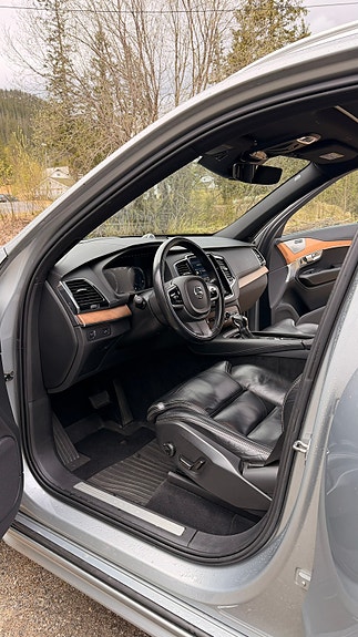 Volvo XC90 15 of 20