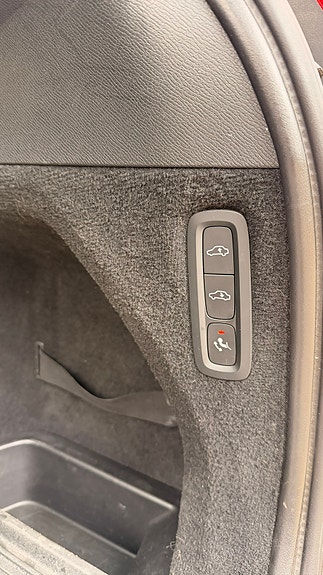 Volvo XC90 16 of 20