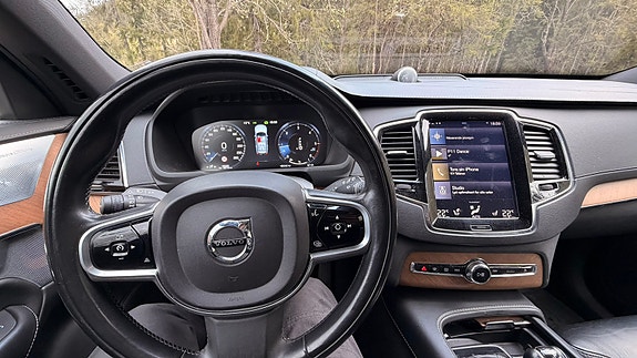 Volvo XC90 8 of 20