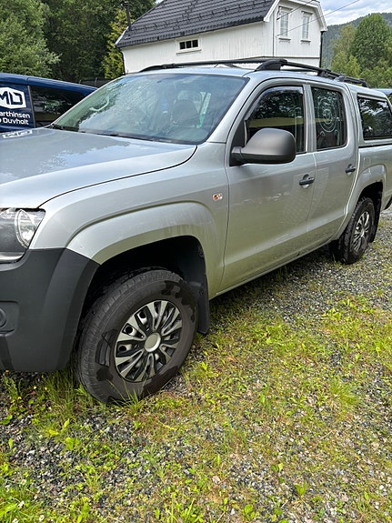 Volkswagen Amarok 2 of 5