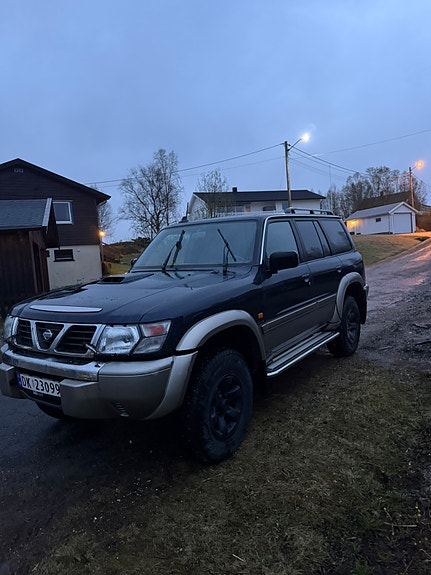 Nissan Patrol 2 of 5