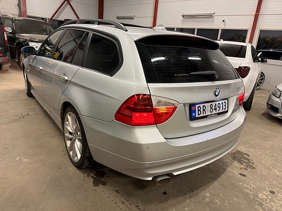 BMW 318d 4 of 5