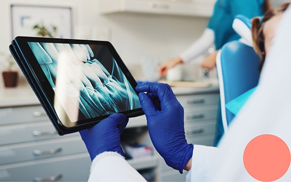 Bilde av Ipad: Jacob Wackerhausen/ Getty Images