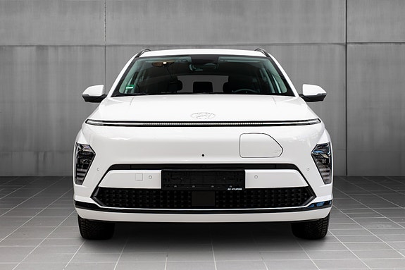 Hyundai Kona 2 of 5