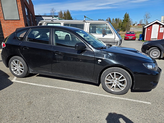 Subaru Impreza 2 of 3