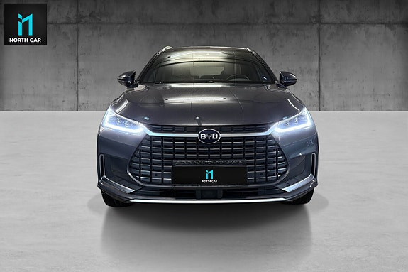 BYD Tang 2 of 5