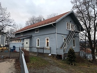 Vi holder til i et gammelt koselig bygg på Bakkehaugen gård, der alle er velkommen inn til oss!