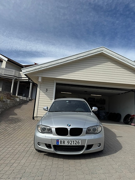 BMW 116d 2 of 5