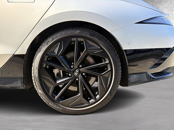 Hyundai Ioniq 6 8 of 21