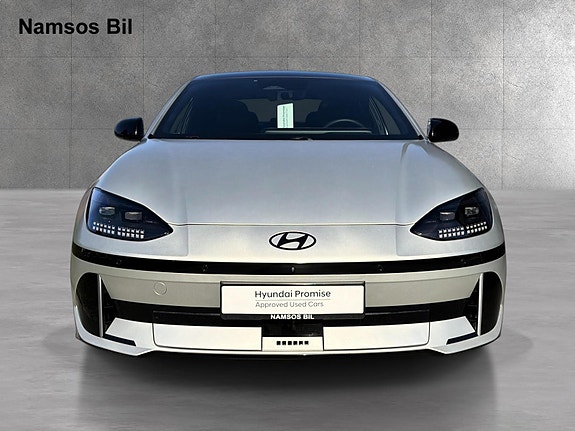 Hyundai Ioniq 6 2 of 21