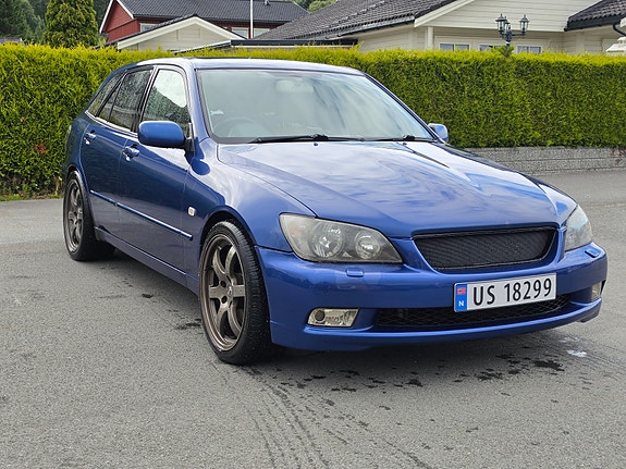 Lexus IS-Serie 2 of 12