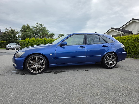 Lexus IS-Serie 5 of 12