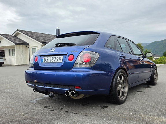 Lexus IS-Serie 8 of 12