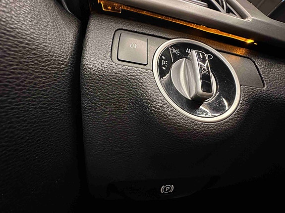 Mercedes-Benz E220 18 of 30