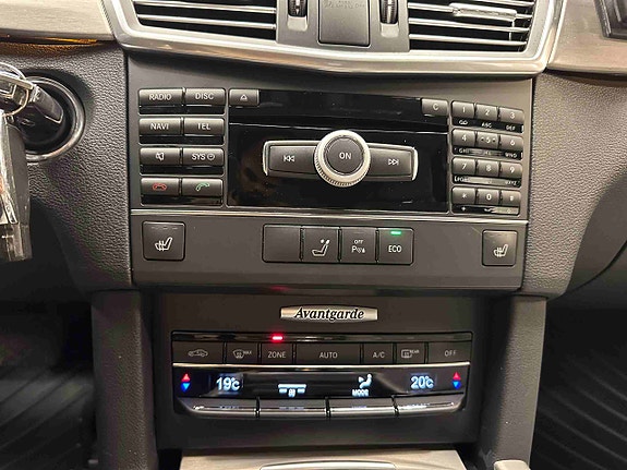 Mercedes-Benz E220 22 of 30