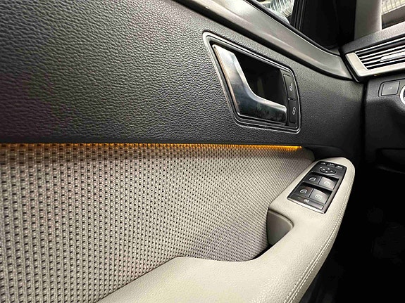 Mercedes-Benz E220 19 of 30