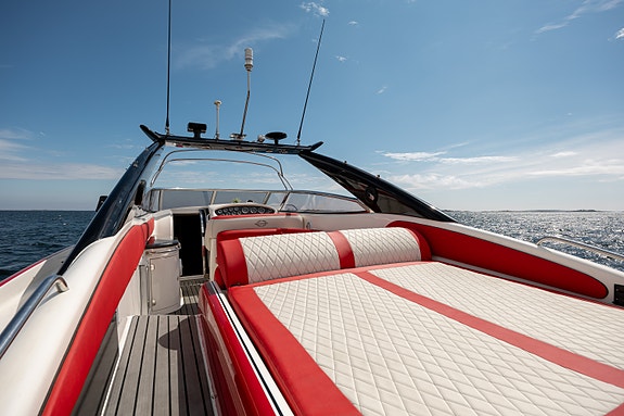 Sunseeker Superhawk 48 18 of 30
