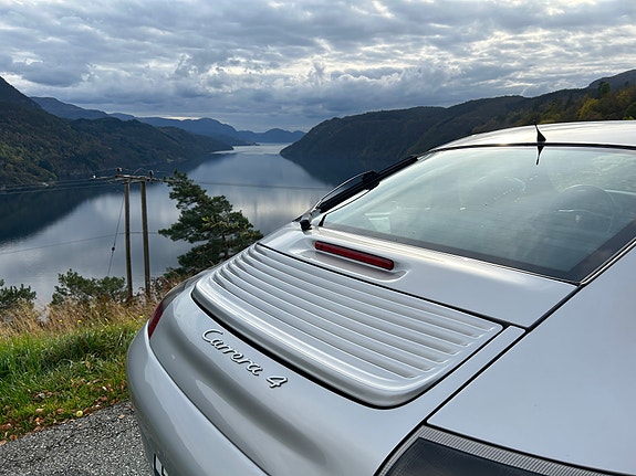 Porsche 911 18 of 22