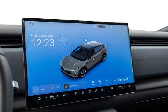 Infotainment viser 3D-modell som gjenspeiler bilens tekniske avansering.