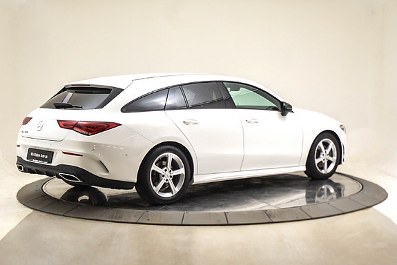 Mercedes-Benz CLA180 2 of 5